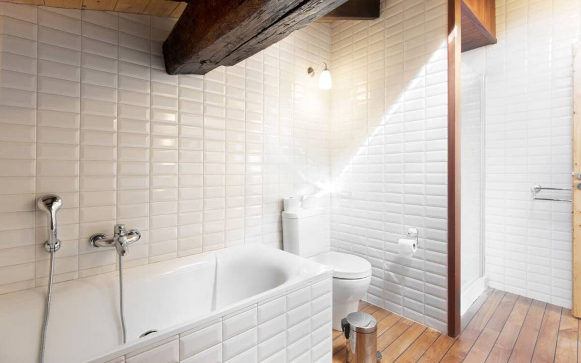 Photo of Bathroom in La Rochelle City Centre