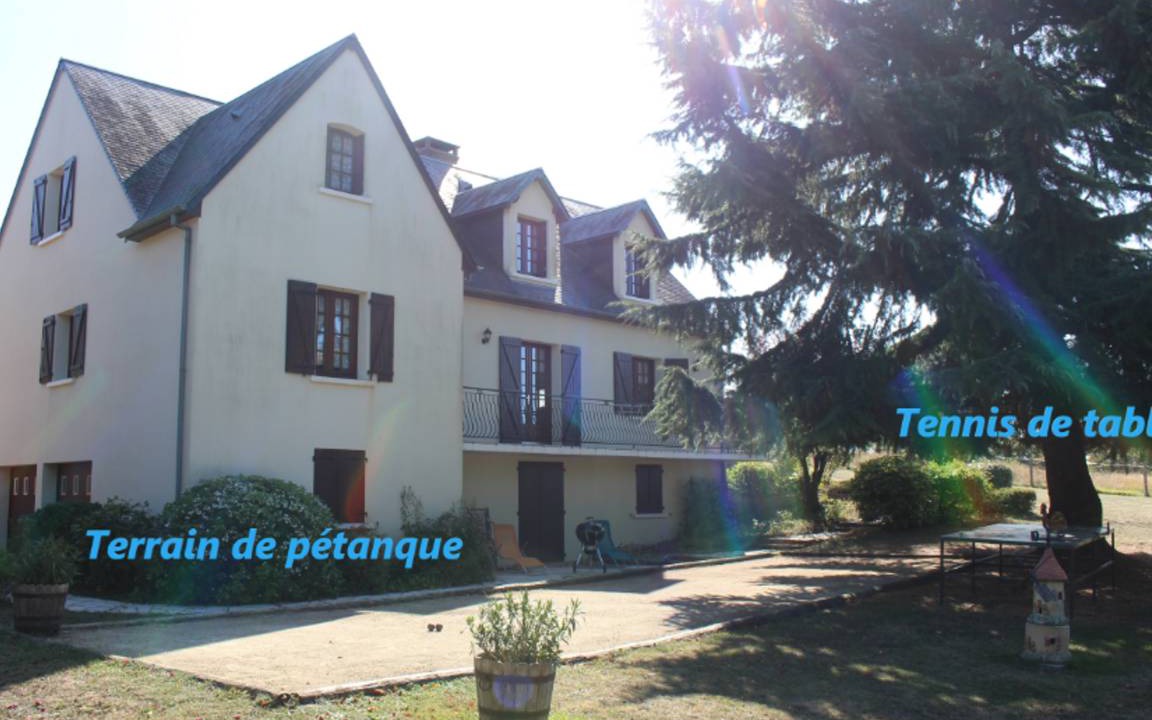 Photo of Buildings in Conflans-sur-Anille