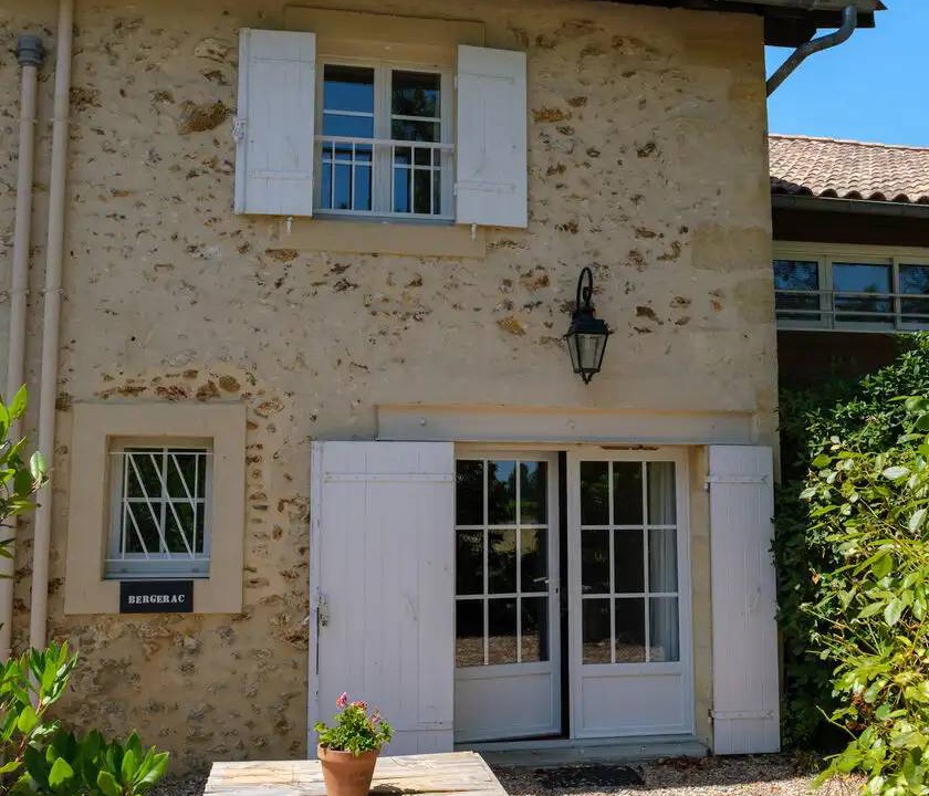 Photo of Buildings in Lamothe-Montravel