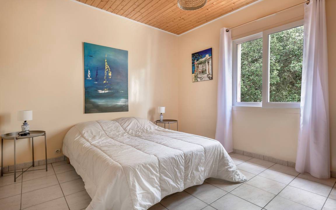 Photo of Bedroom in Saint-Michel-Chef-Chef