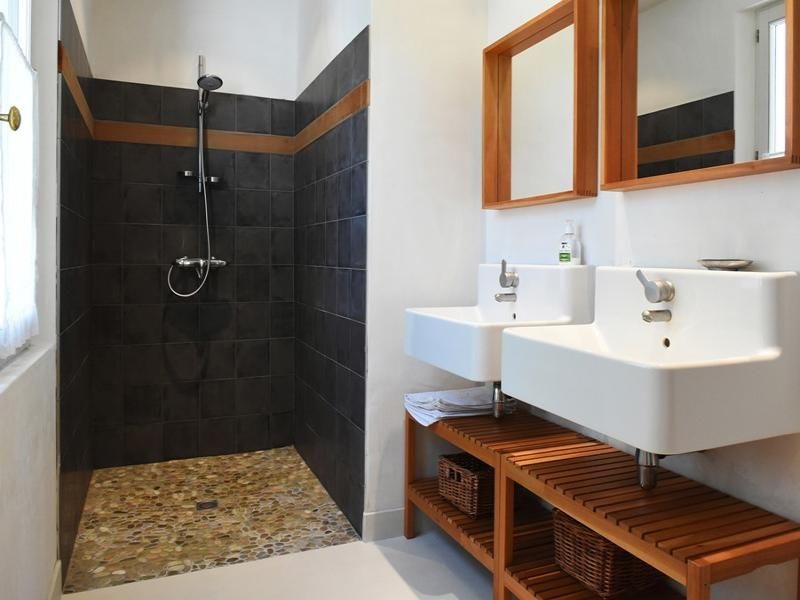 Photo of Bathroom in Les Portes-en-Re