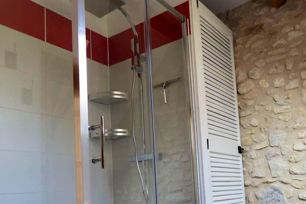 Photo of Bathroom in Concremiers