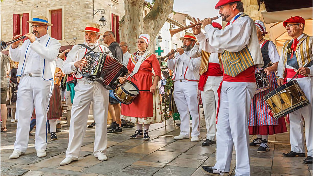 Photo of Others in Raphele-les-Arles