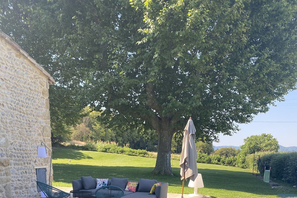 Photo of Outdoor in Etoile-sur-Rhone