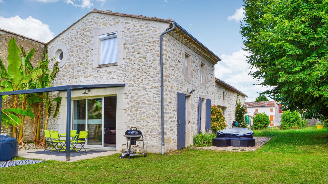 Photo of Outdoor in Eyrans