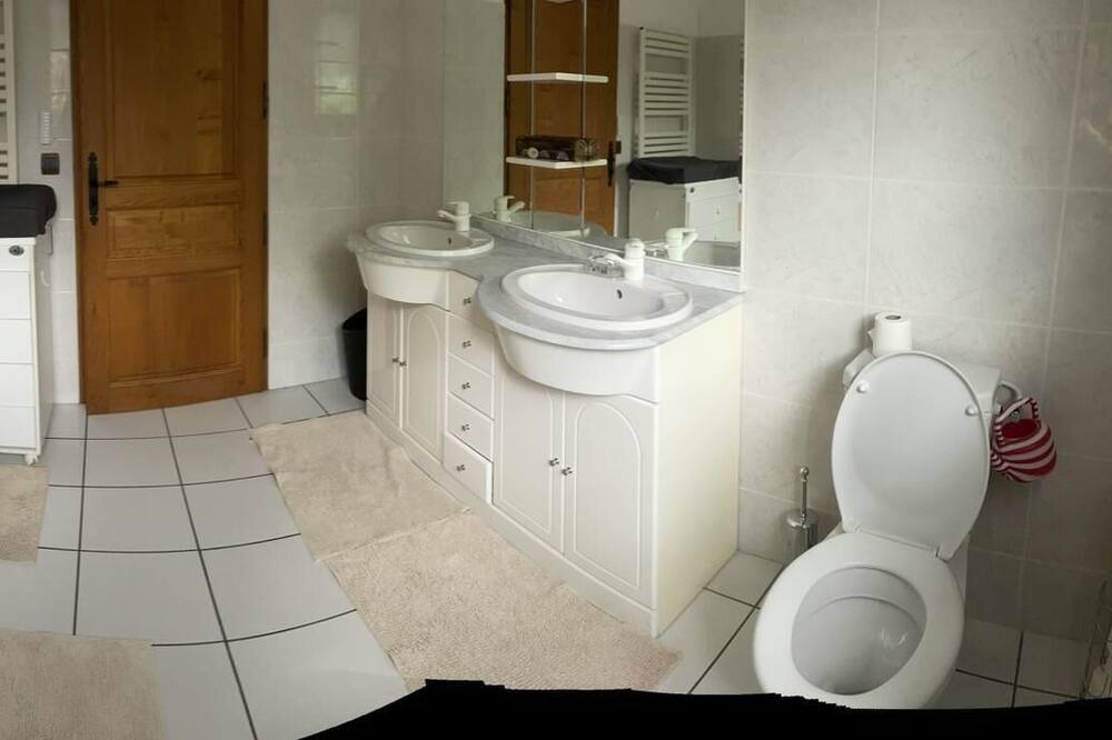 Photo of Bathroom in Limoges