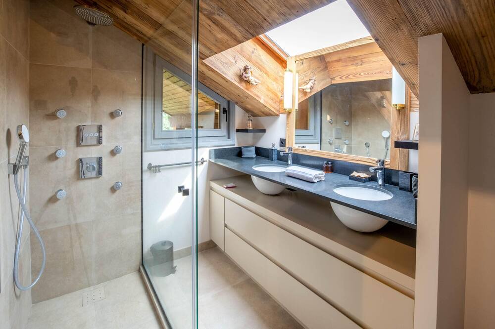 Photo of Bathroom in Meribel