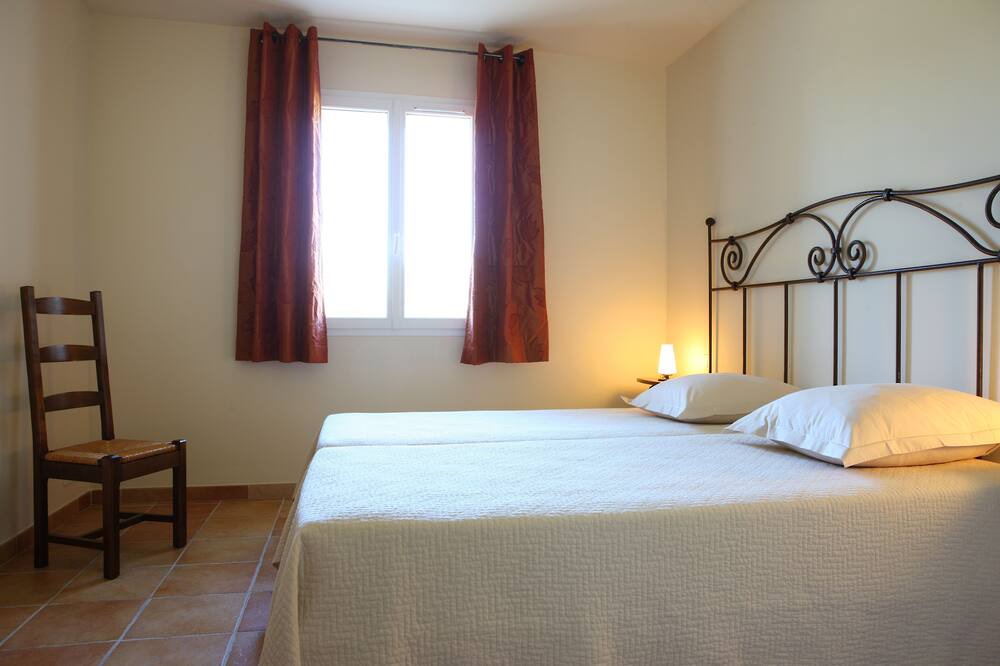 Photo of Bedroom in Saint-Andiol