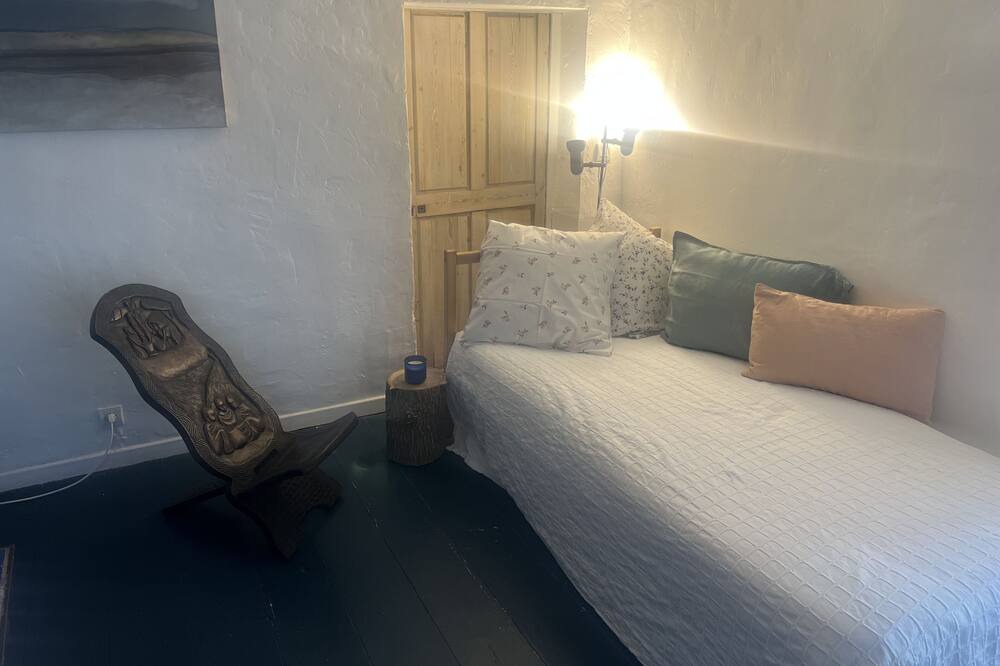 Photo of Bedroom in Raphele-les-Arles