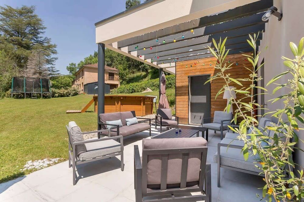 Photo of Patio Balcony in Saint-Didier-au-Mont-d'Or