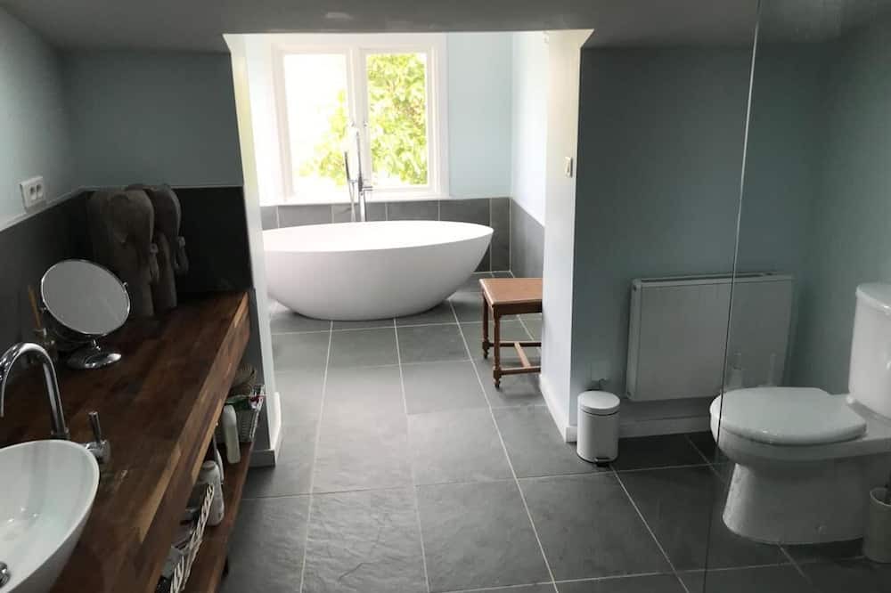 Photo of Bathroom in Fenouillet-du-Razes