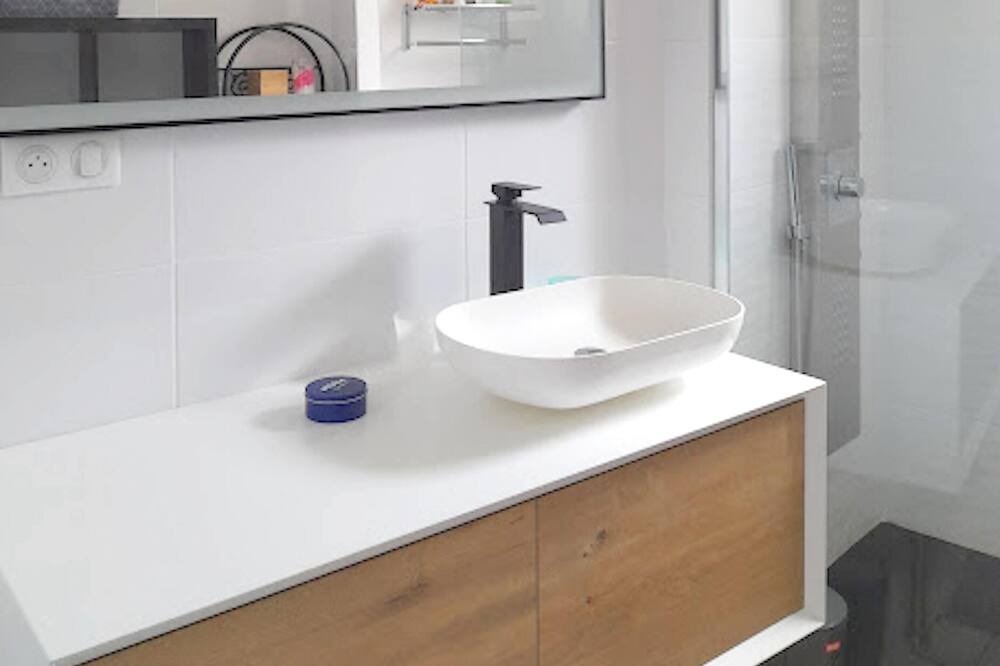 Photo of Bathroom in Archiac