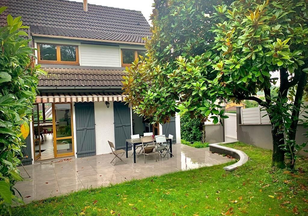 Photo of Outdoor in Grigny