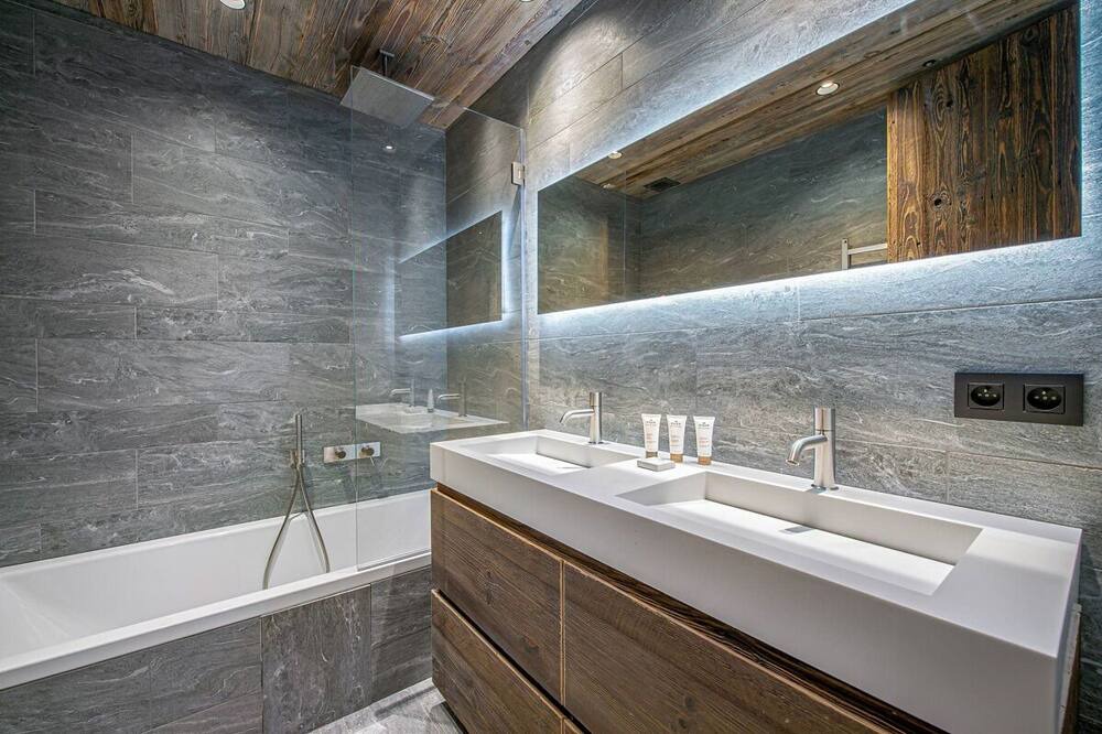 Photo of Bathroom in Beranger