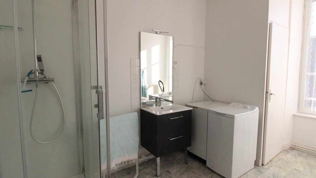 Photo of Bathroom in Meallet