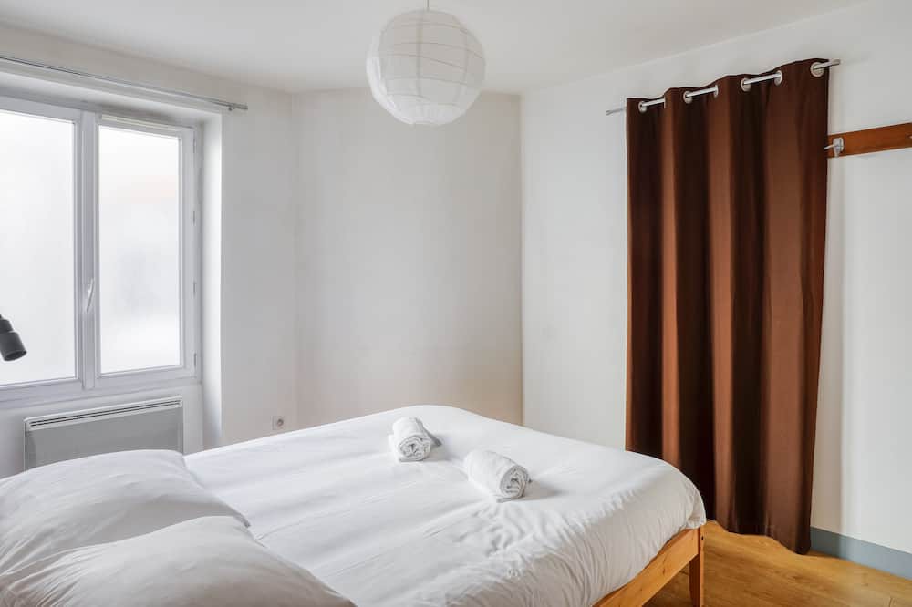 Photo of Bedroom in Voltaire - Saint Amour