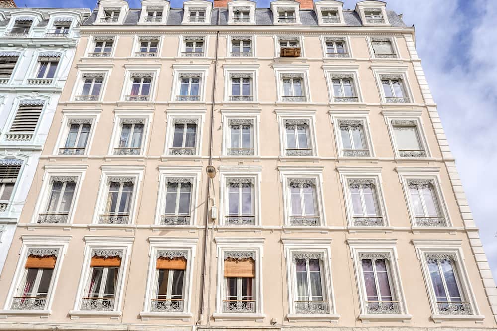 Photo of Outdoor in Voltaire - Saint Amour