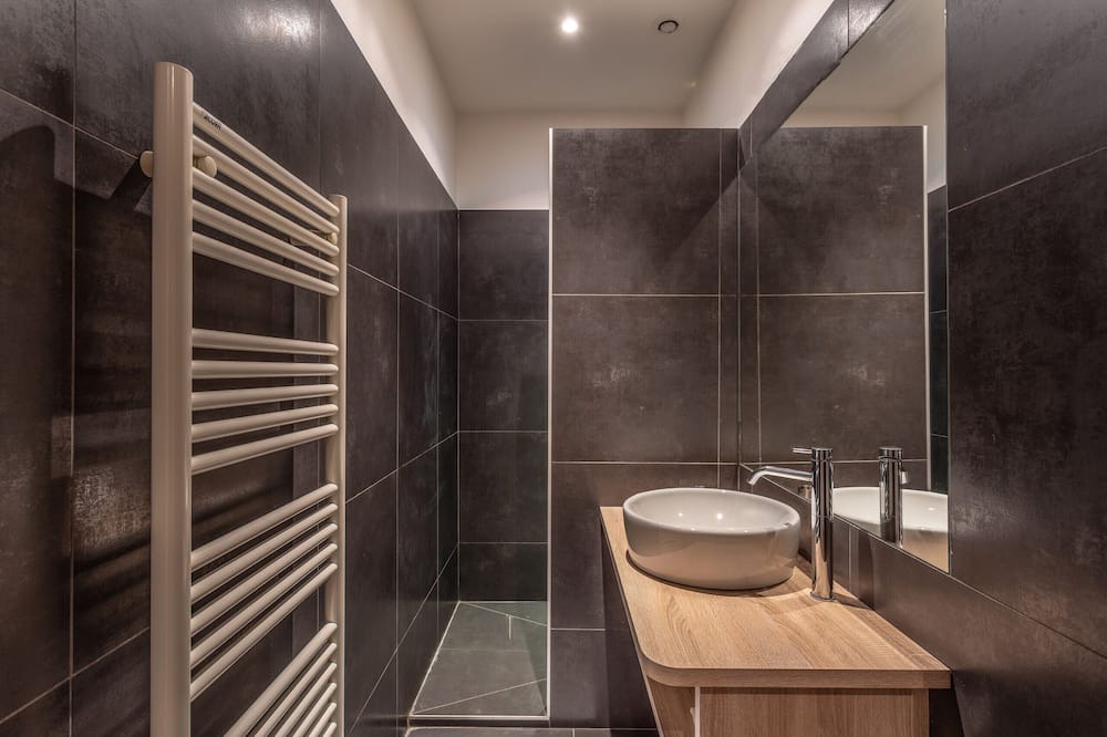 Photo of Bathroom in Carnot - Gailleton
