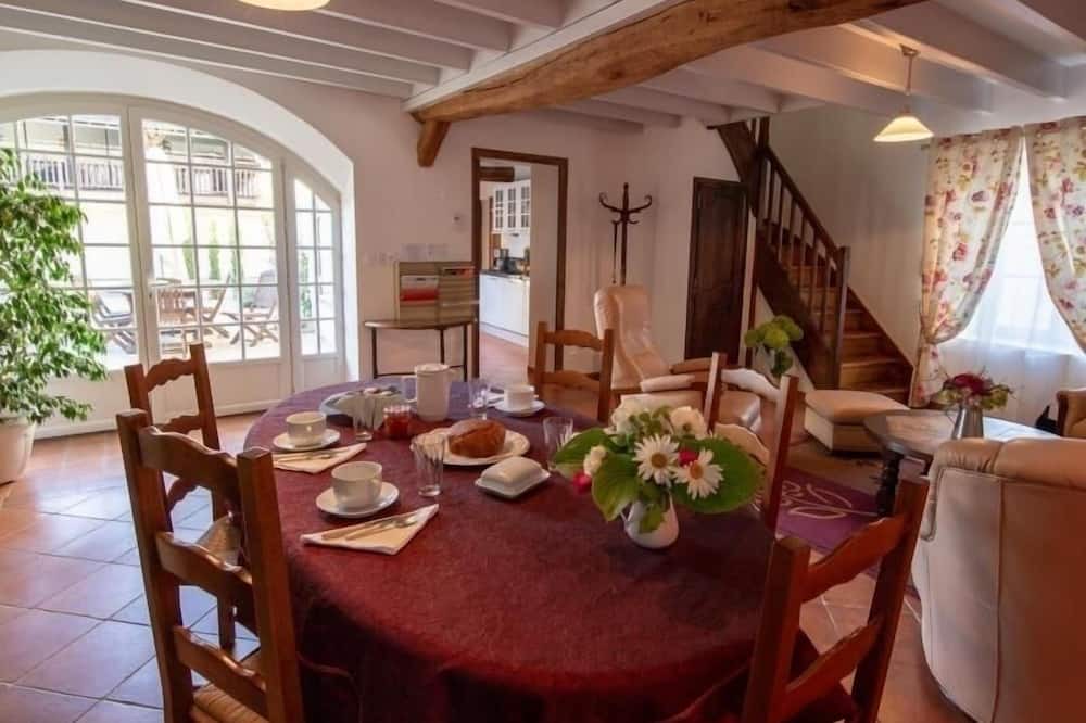 Photo of Kitchen in Courcelles