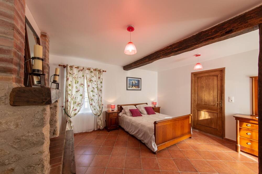 Photo of Bedroom in Courcelles