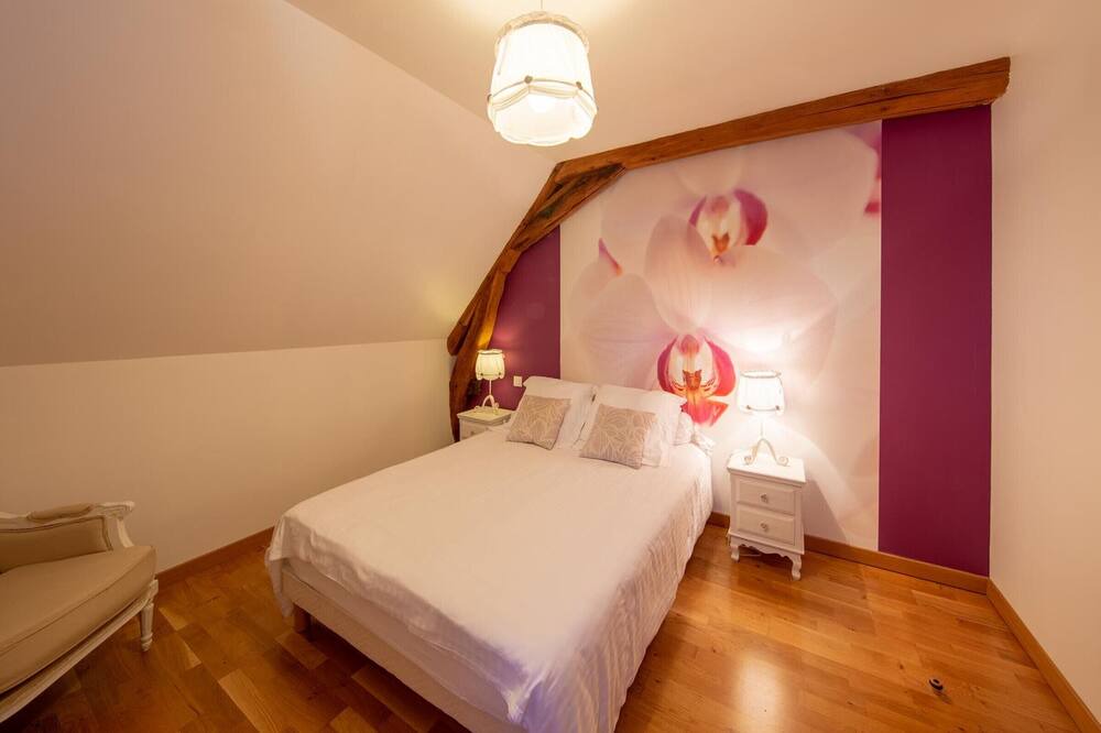 Photo of Bedroom in Courcelles