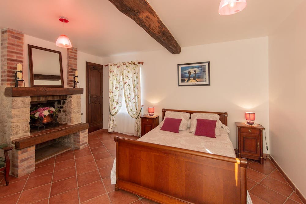 Photo of Bedroom in Courcelles