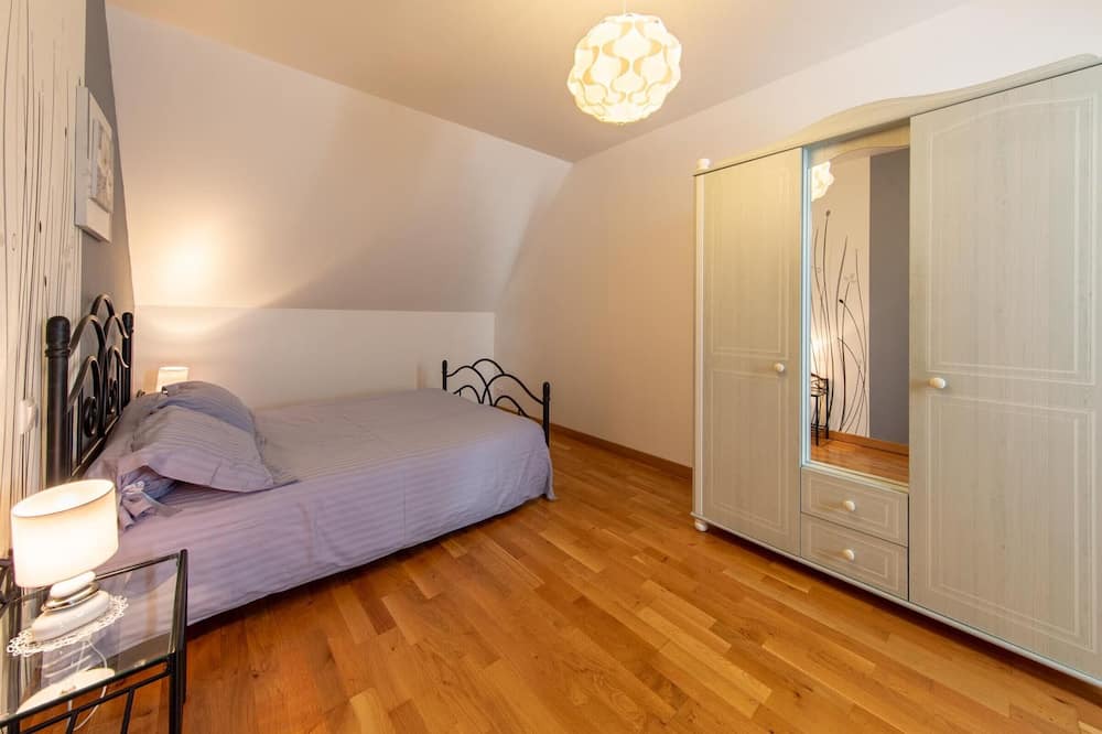 Photo of Bedroom in Courcelles