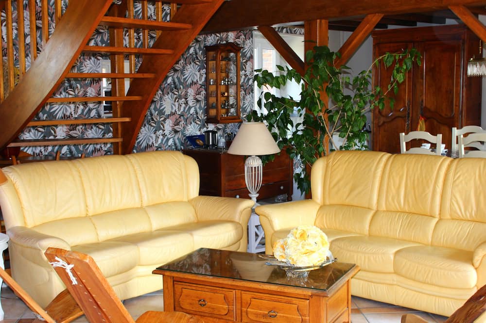 Photo of Livingroom in Lanneray