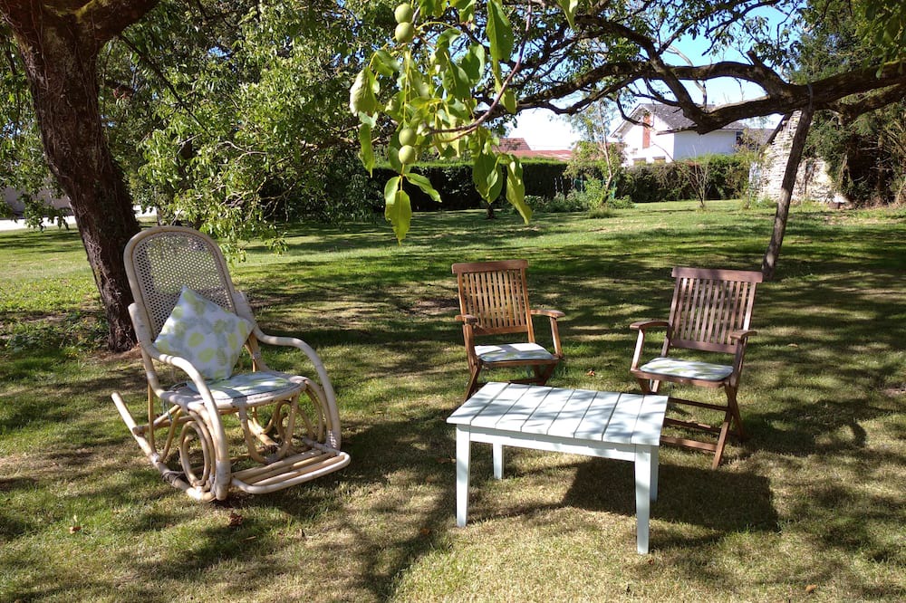 Photo of Outdoor in Lanneray