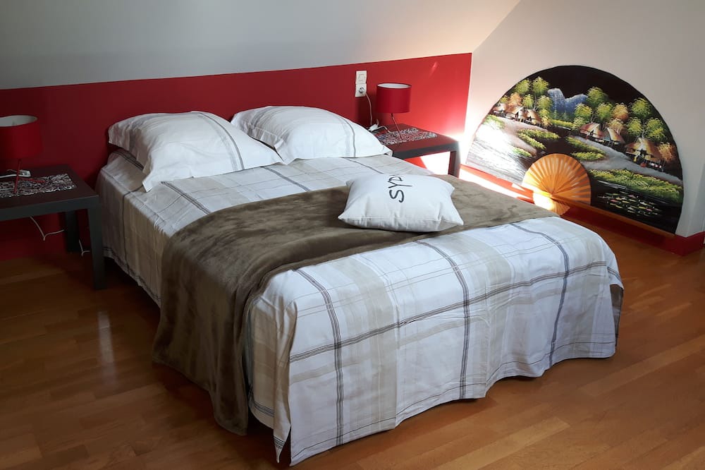 Photo of Bedroom in Lanneray