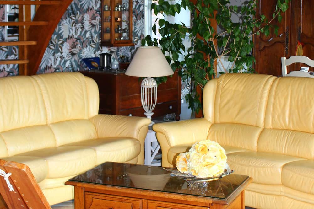 Photo of Livingroom in Lanneray