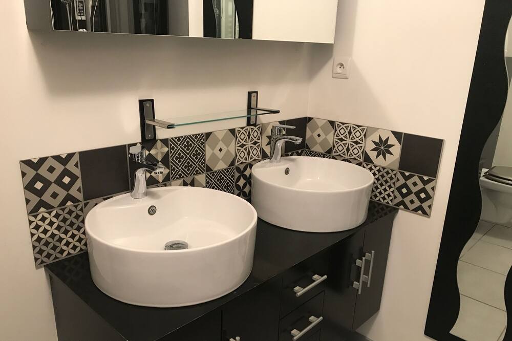 Photo of Bathroom in Embrun