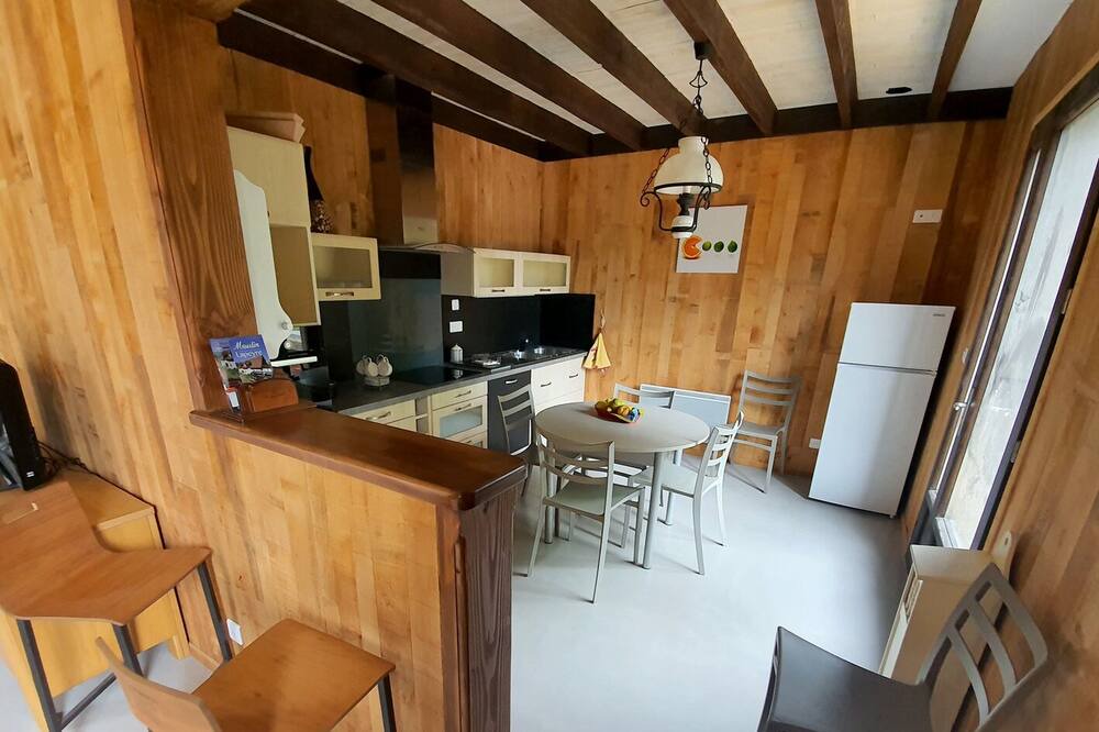 Photo of Kitchen in Saint-Estephe