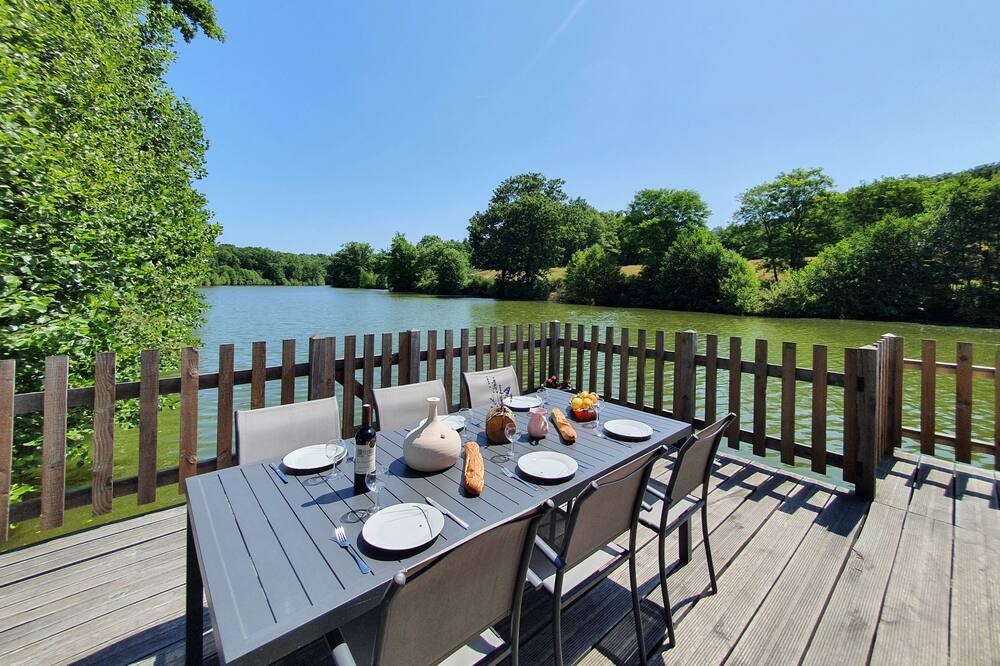 Photo of Patio Balcony in Saint-Estephe