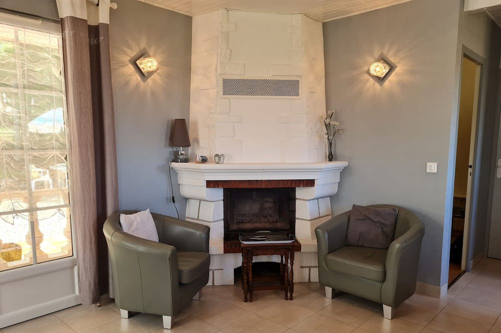 Photo of Livingroom in Saint-Firmin-des-Bois