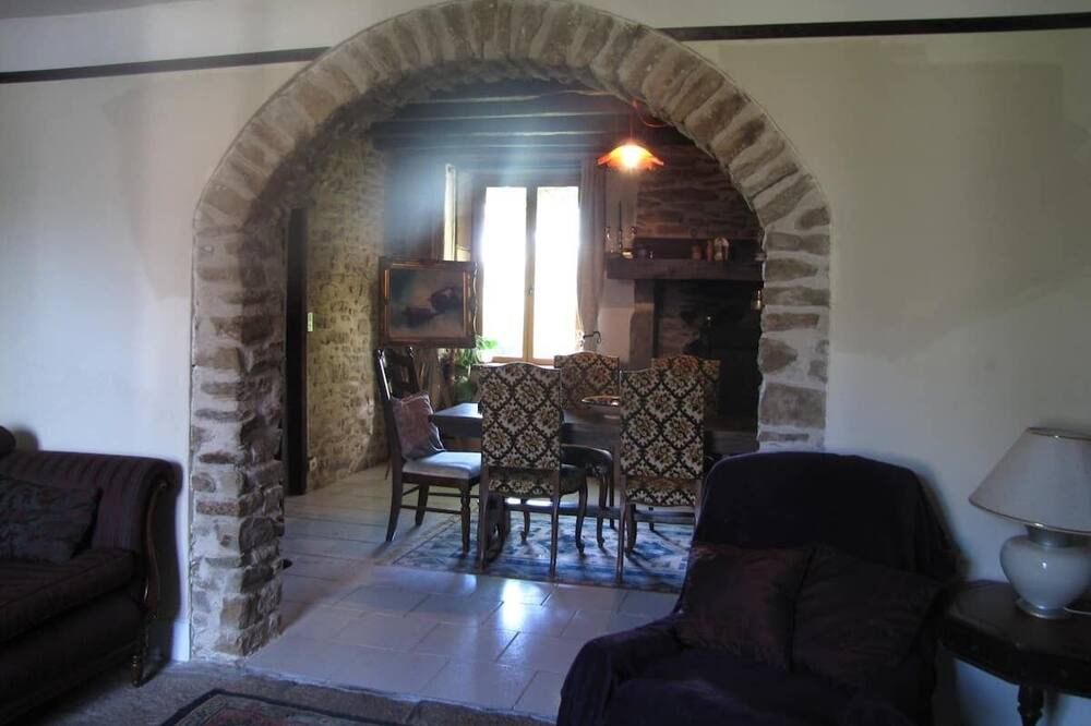 Photo of Livingroom in Dompierre-les-Eglises