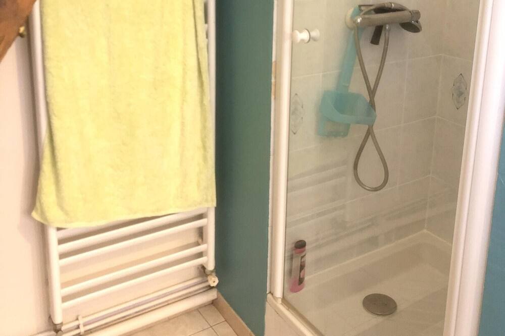 Photo of Bathroom in Bergeres-les-Vertus