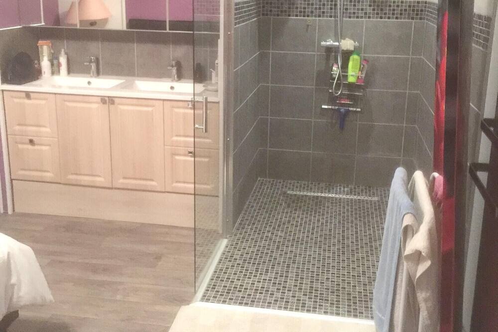 Photo of Bathroom in Bergeres-les-Vertus