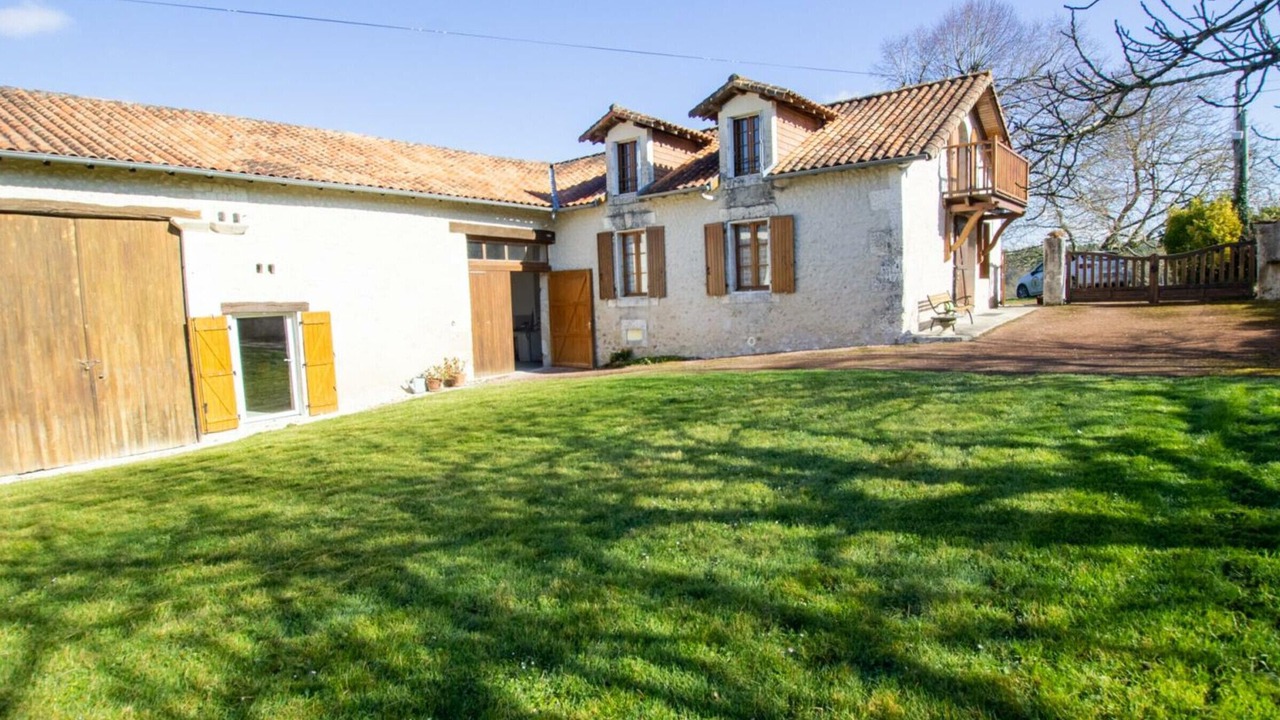Photo of Outdoor in Saint-Paul-Lizonne