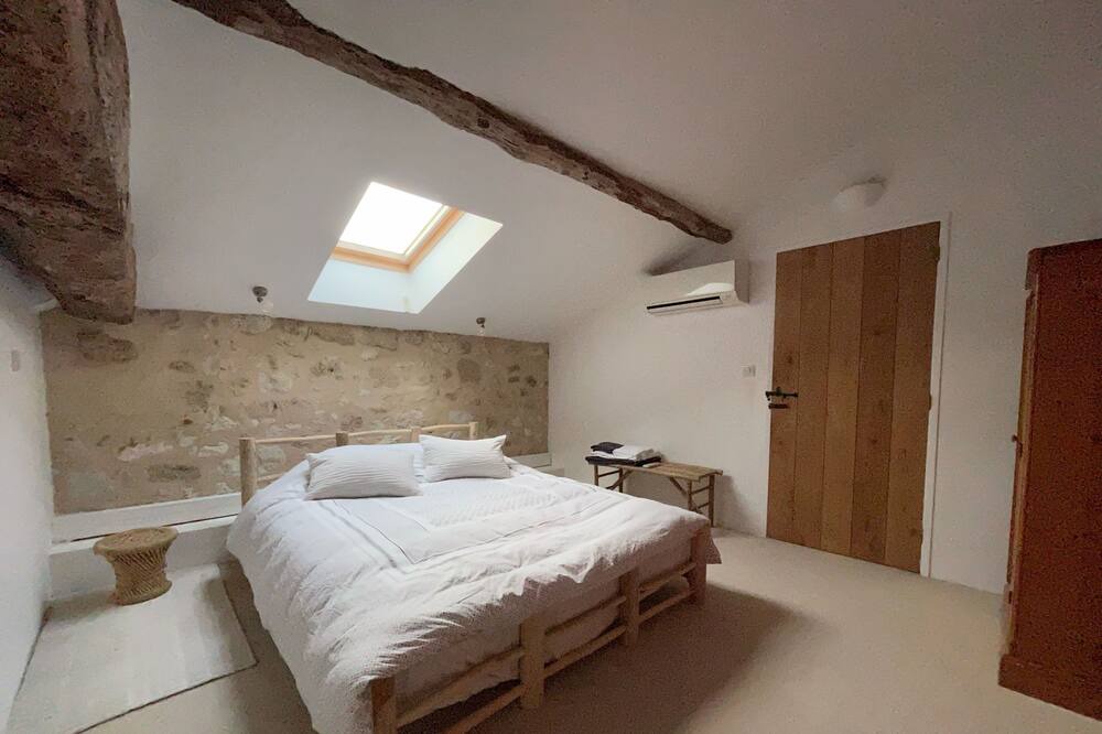 Photo of Bedroom in Les Leves-et-Thoumeyragues