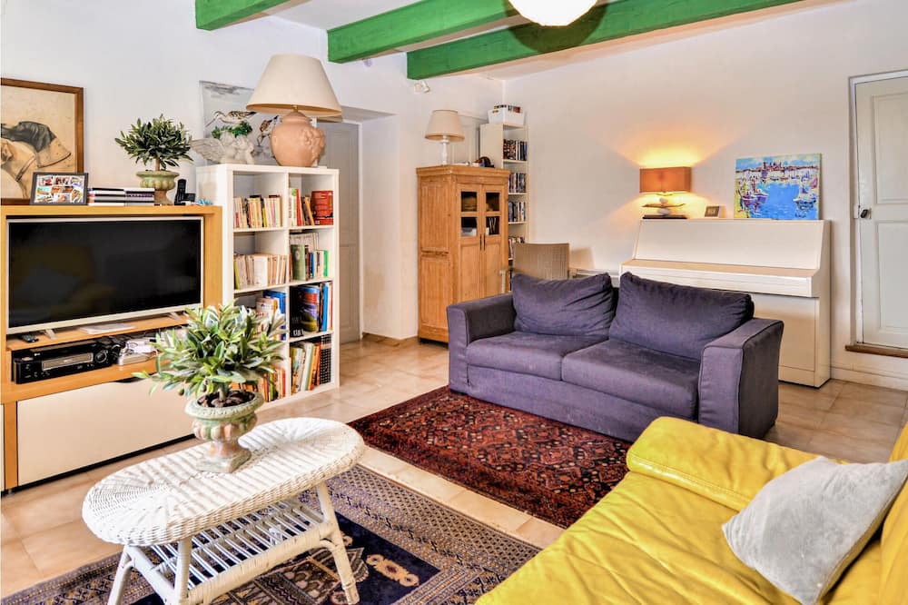 Photo of Bedroom in Violes