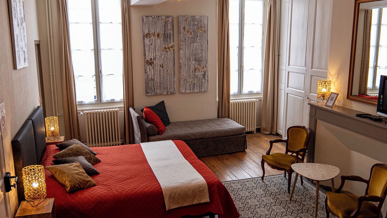 Photo of Bedroom in Tonneins