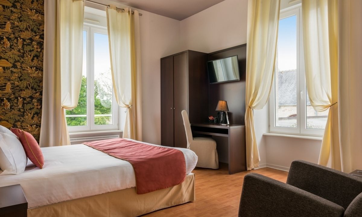 Photo of Bedroom in Ploneour-Lanvern