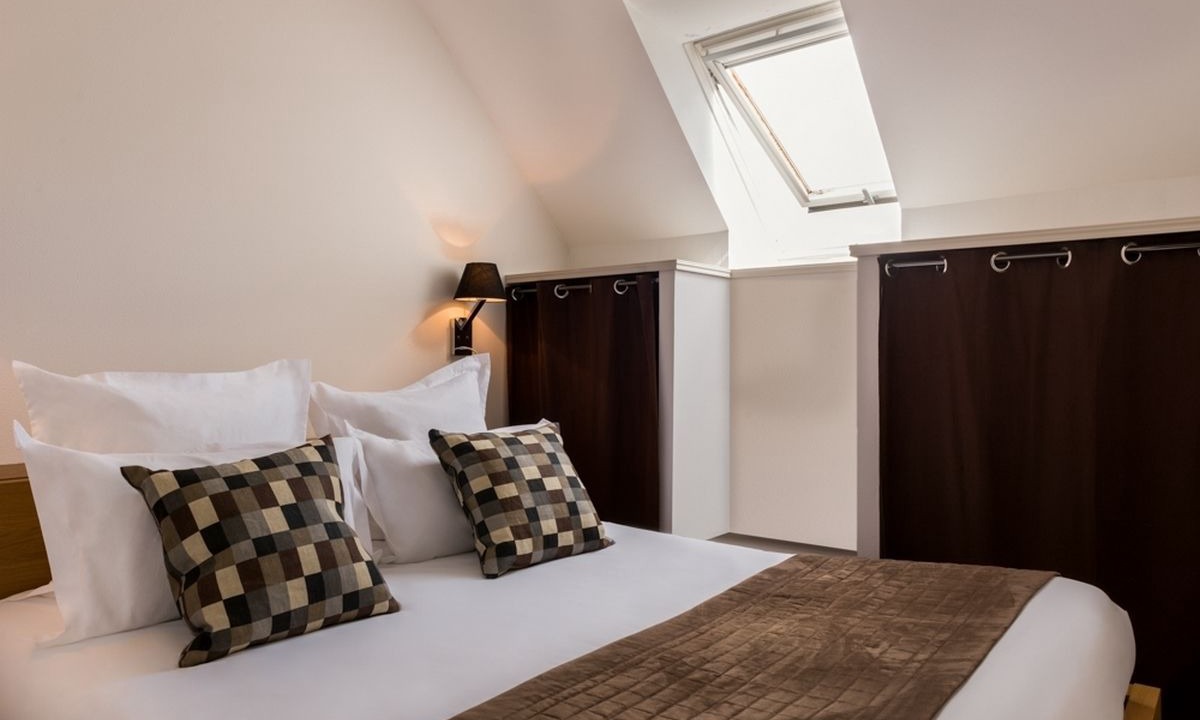 Photo of Bedroom in Ploneour-Lanvern