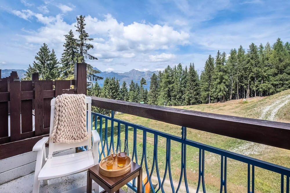Photo of Outdoor in Arc-1800