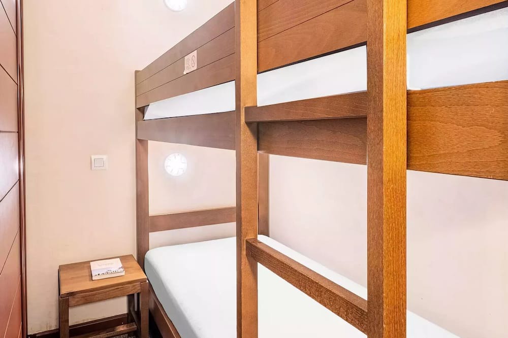 Photo of Bedroom in Arc-1800