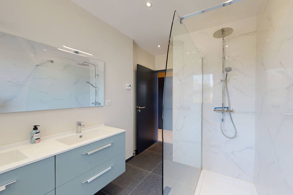 Photo of Bathroom in Donville-les-Bains