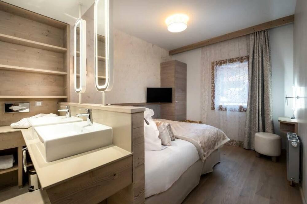 Photo of Bedroom in Meribel Centre