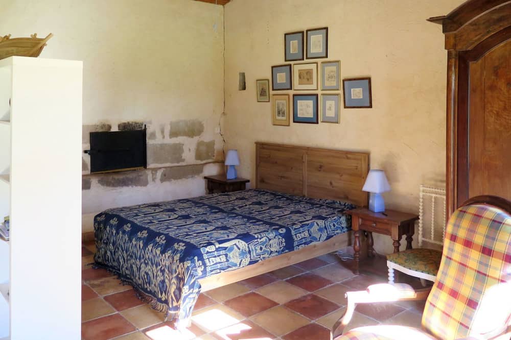Photo of Bedroom in Labretonie