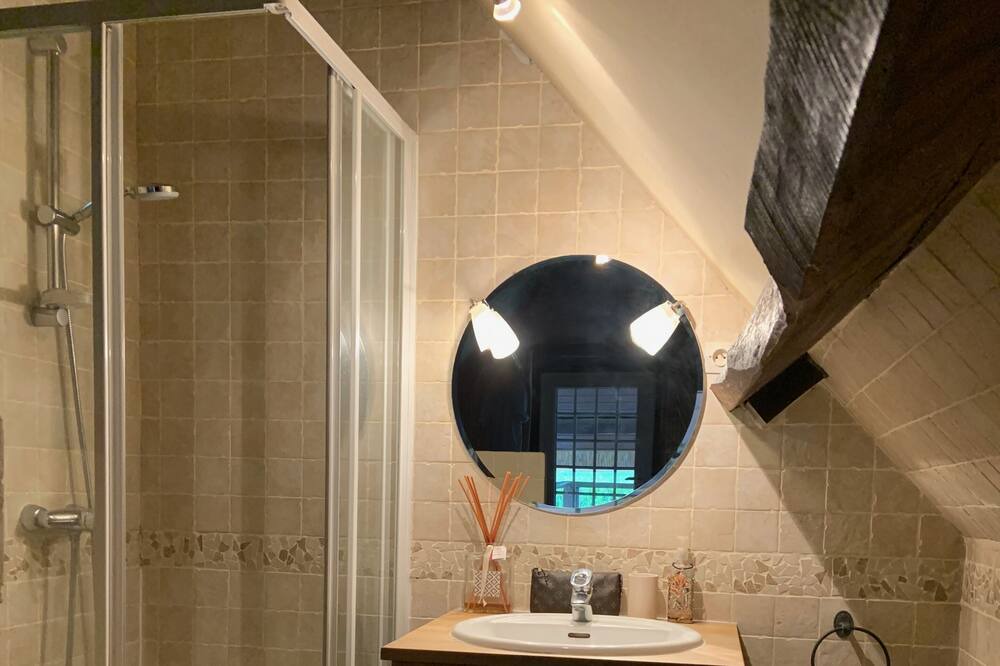 Photo of Bathroom in Le Cormier